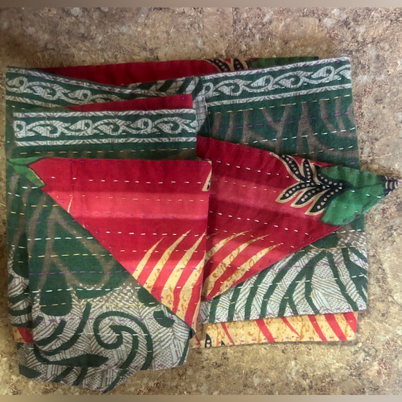 Kantha Bae - Picture 2 of 4